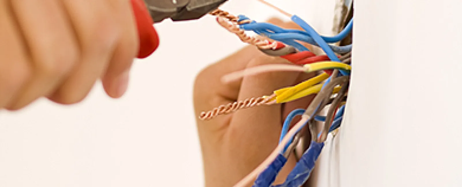 Signs of Poor Electrical Wiring in a House