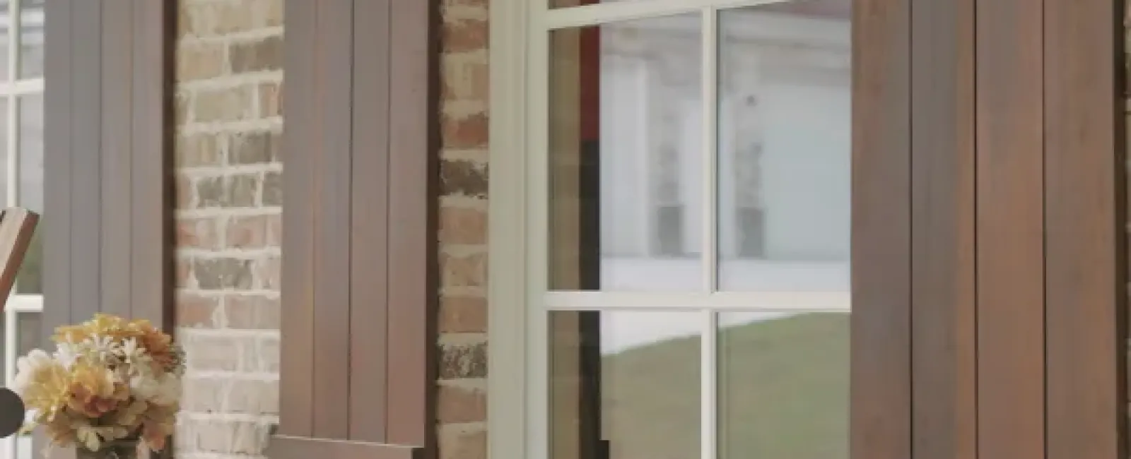 Double-Hung vs. Casement Windows: What’s the Difference?