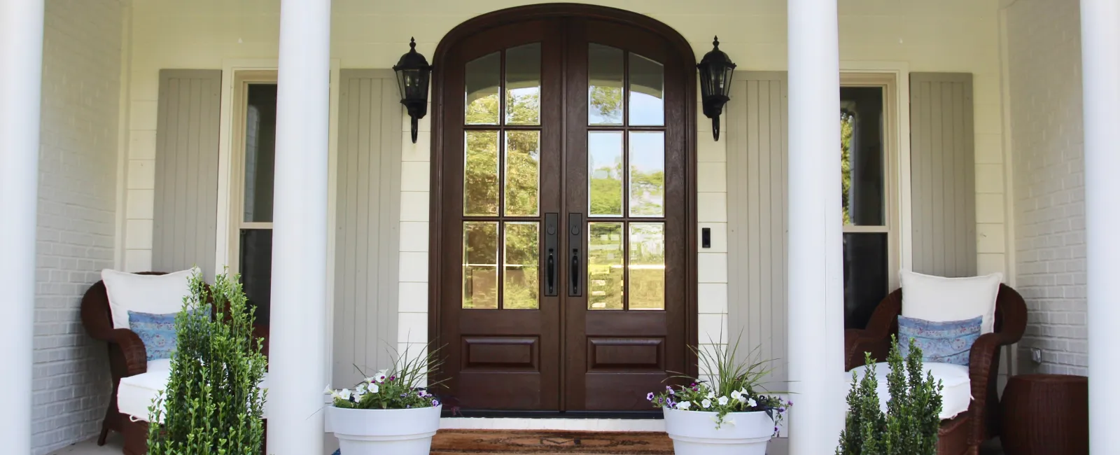 Make a Statement with These Modern Entry Door Design Ideas