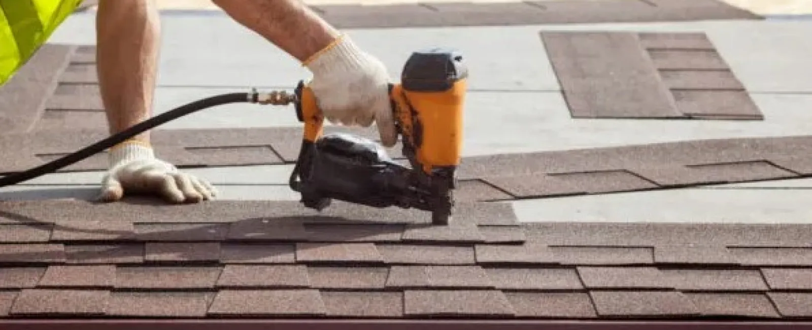 connecticut roofer installing roofing shingles