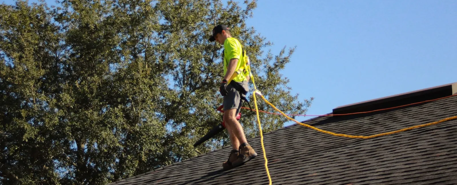 Why You Should Plan a Roof Replacement During the Fall Season