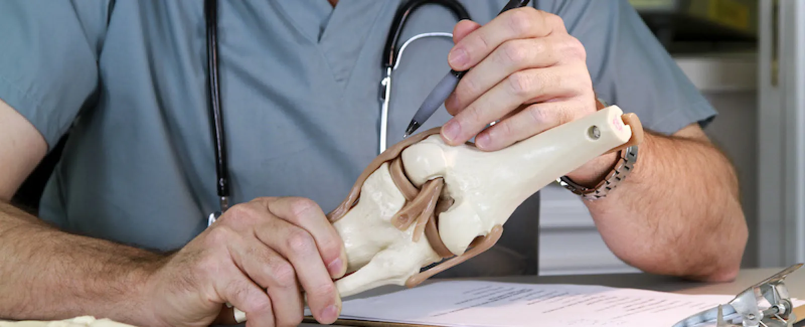 How to Choose the Best Orthopedic Surgeon for You