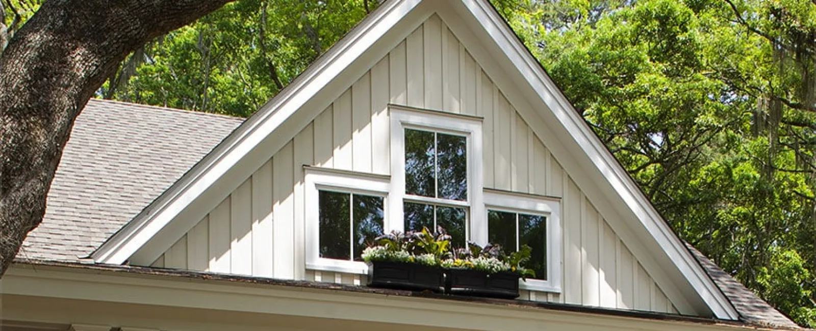 Which Siding Option Is Best For You? Vinyl or Fiber Cement Siding