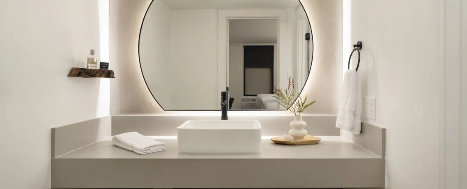 Sky Rock, a Tribute Portfolio Property by Marriott Hotels Custom Quartz Vanity Top