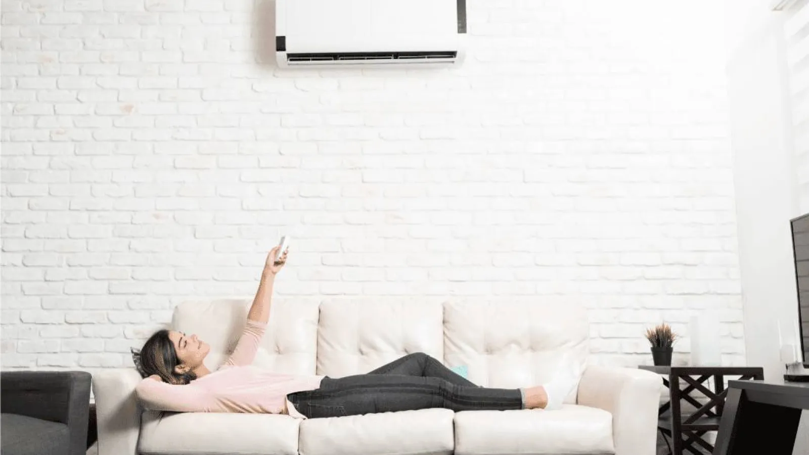 How to Maintain Your Ductless Air Conditioner All Year Long