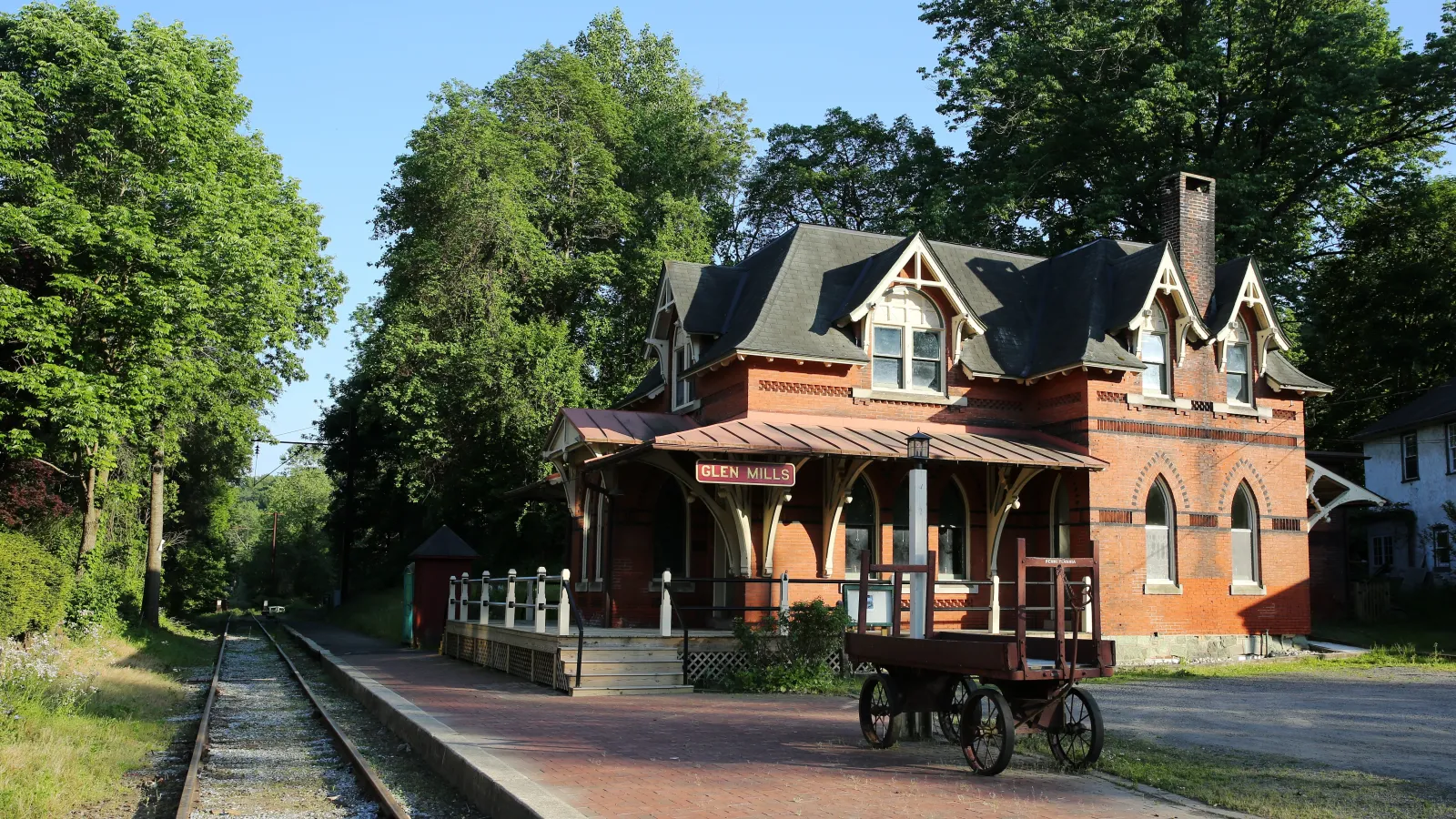 a building with a carriage in front of it