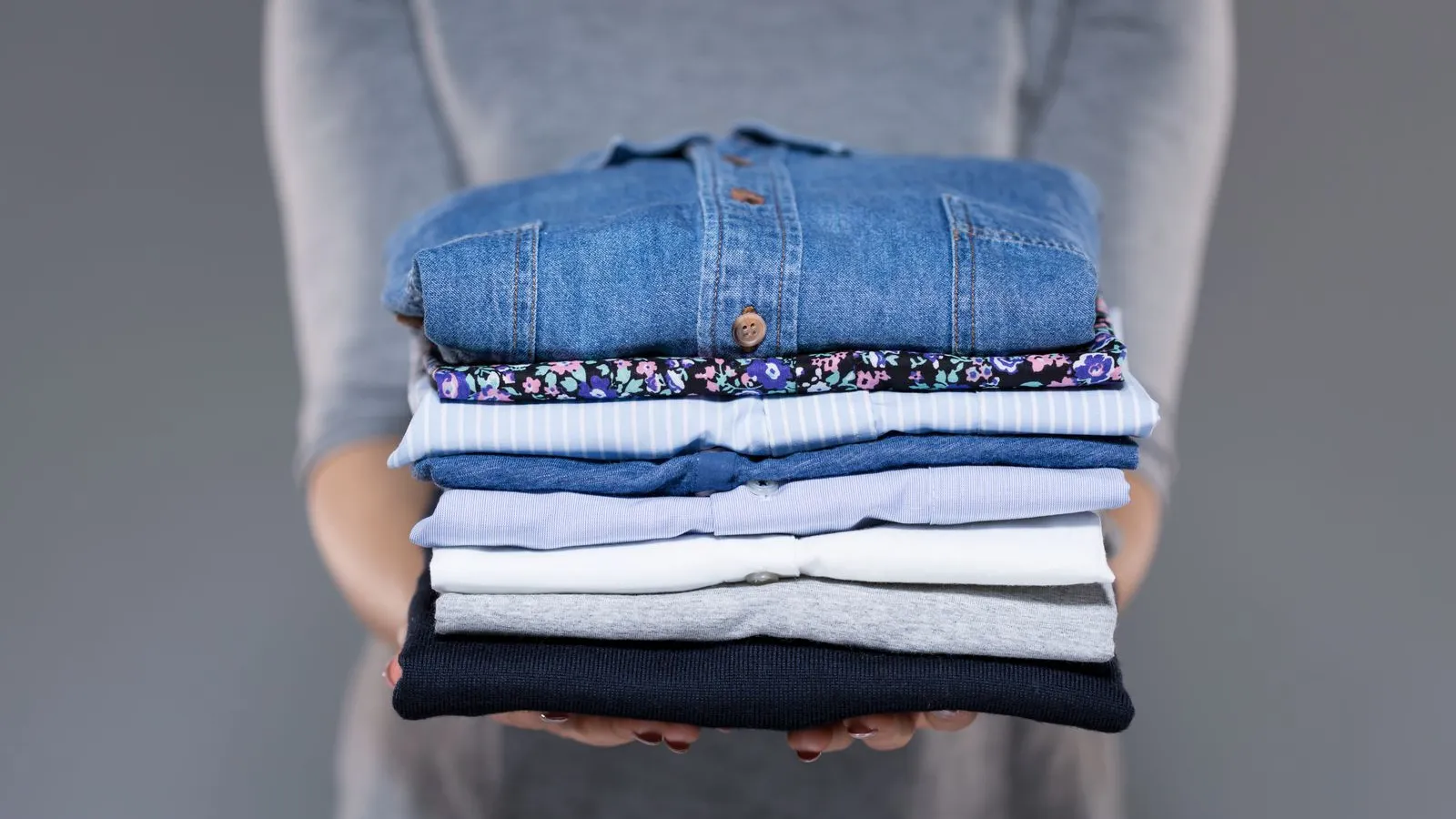 a person wearing blue jeans