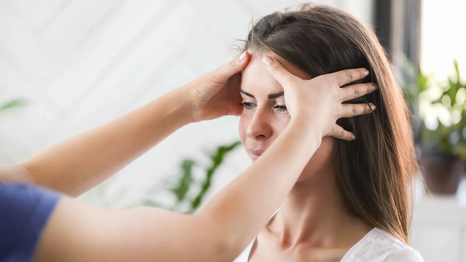 How to Tell the Difference Between Sinus Headaches vs. Migraines