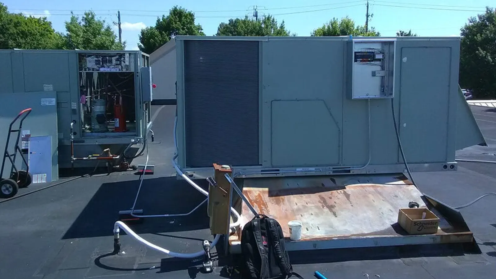 Upgrade of a Commercial HVAC Control System – a Case Study