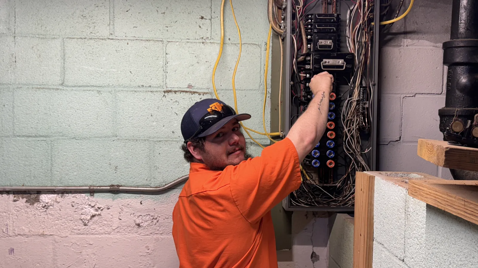 Estes Electrical Services upgrading an Electrical Panel