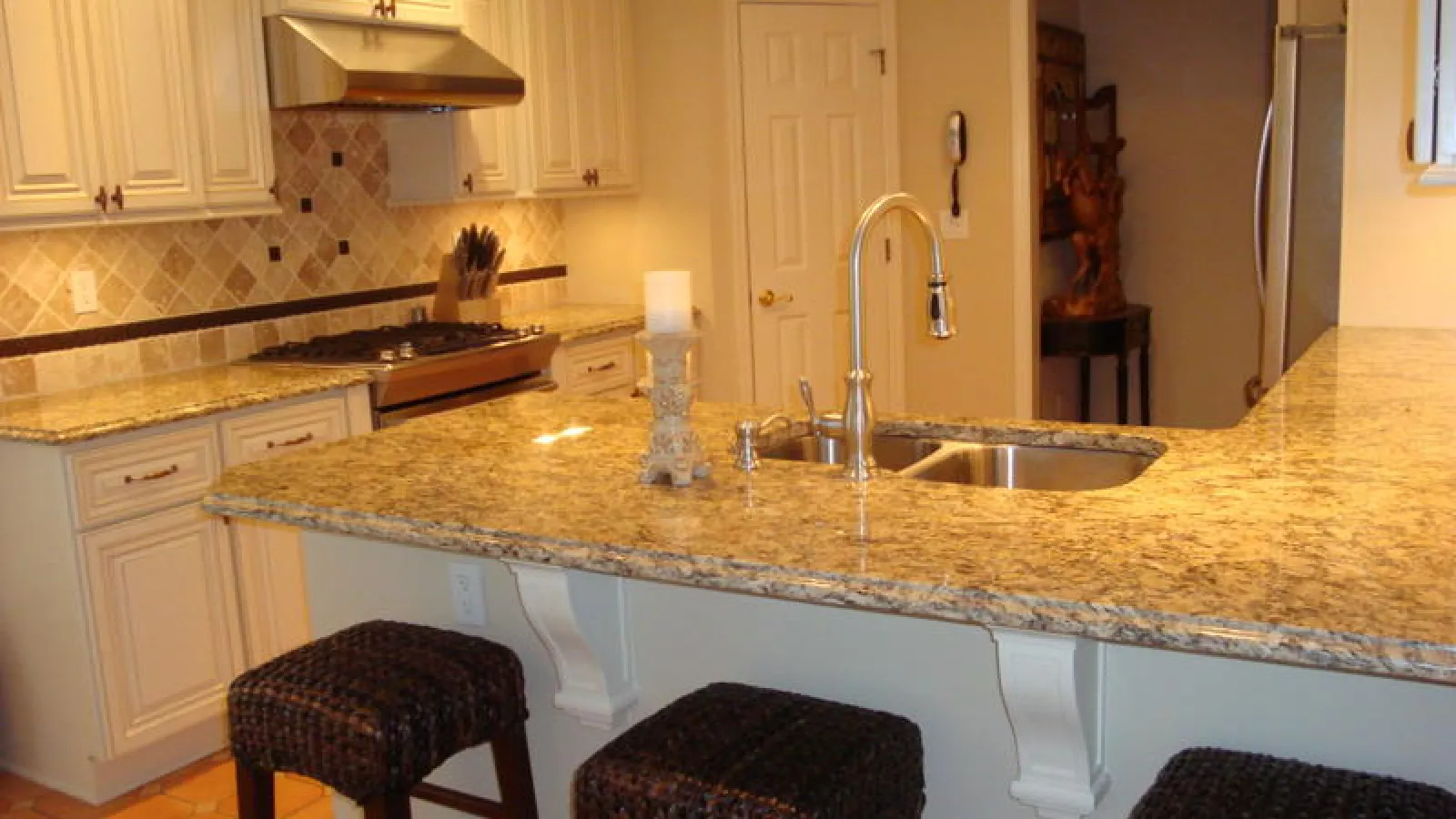 Wineinger Kitchen Sink and Bar
