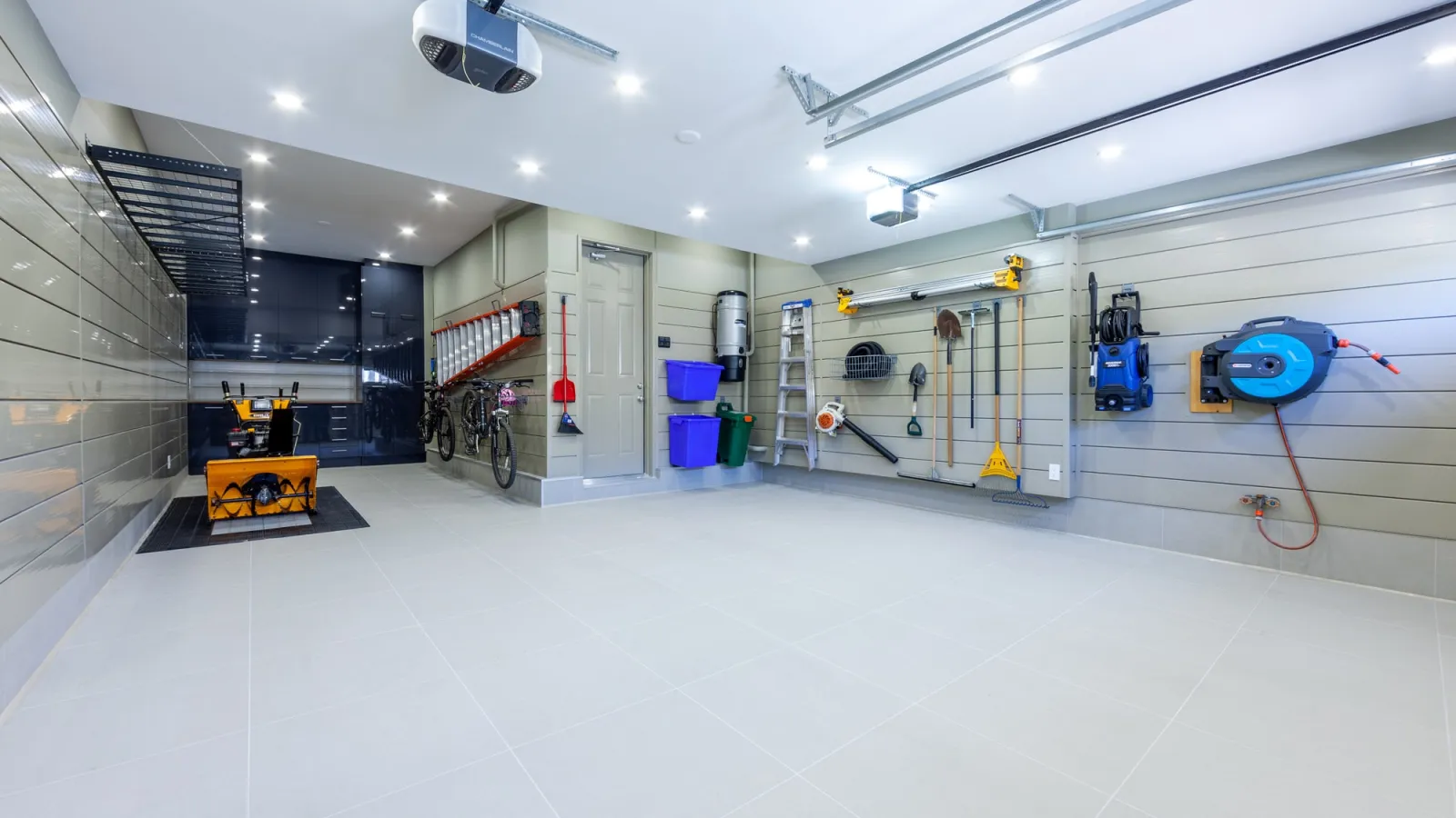 Maximizing Your Garage Space with Storage Solutions