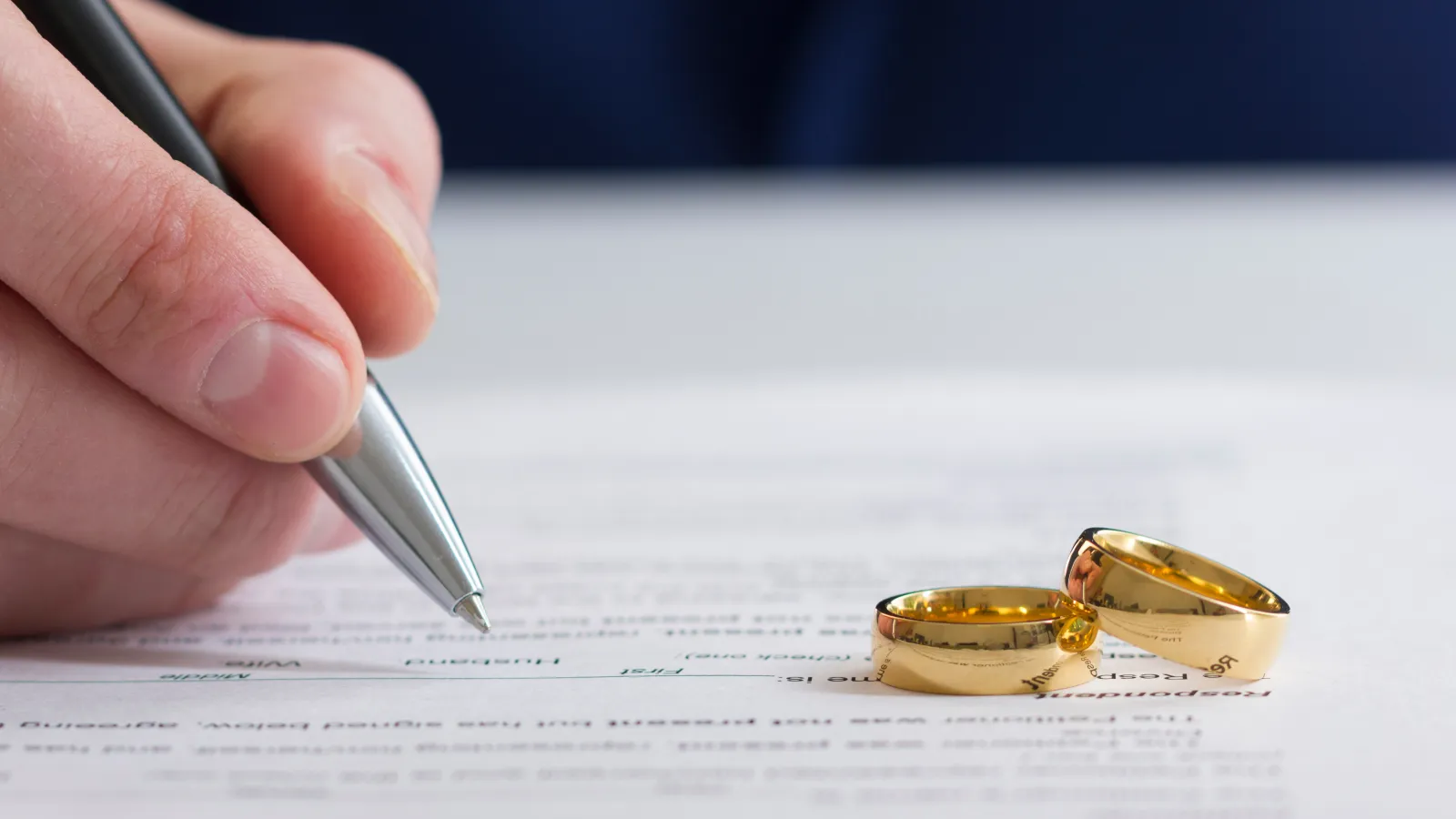 For separate maintenance there must be no pending divorce.