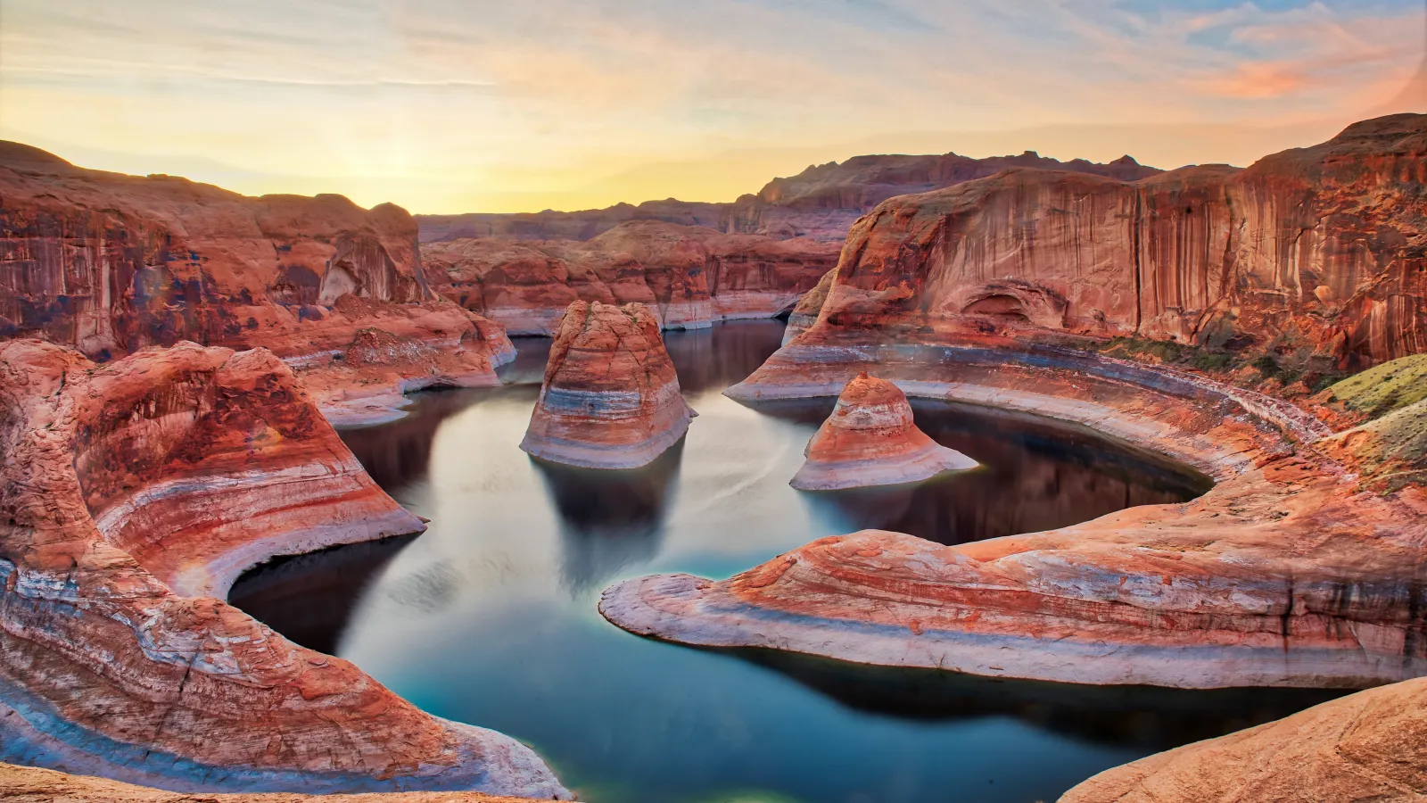 a river flowing through a canyon