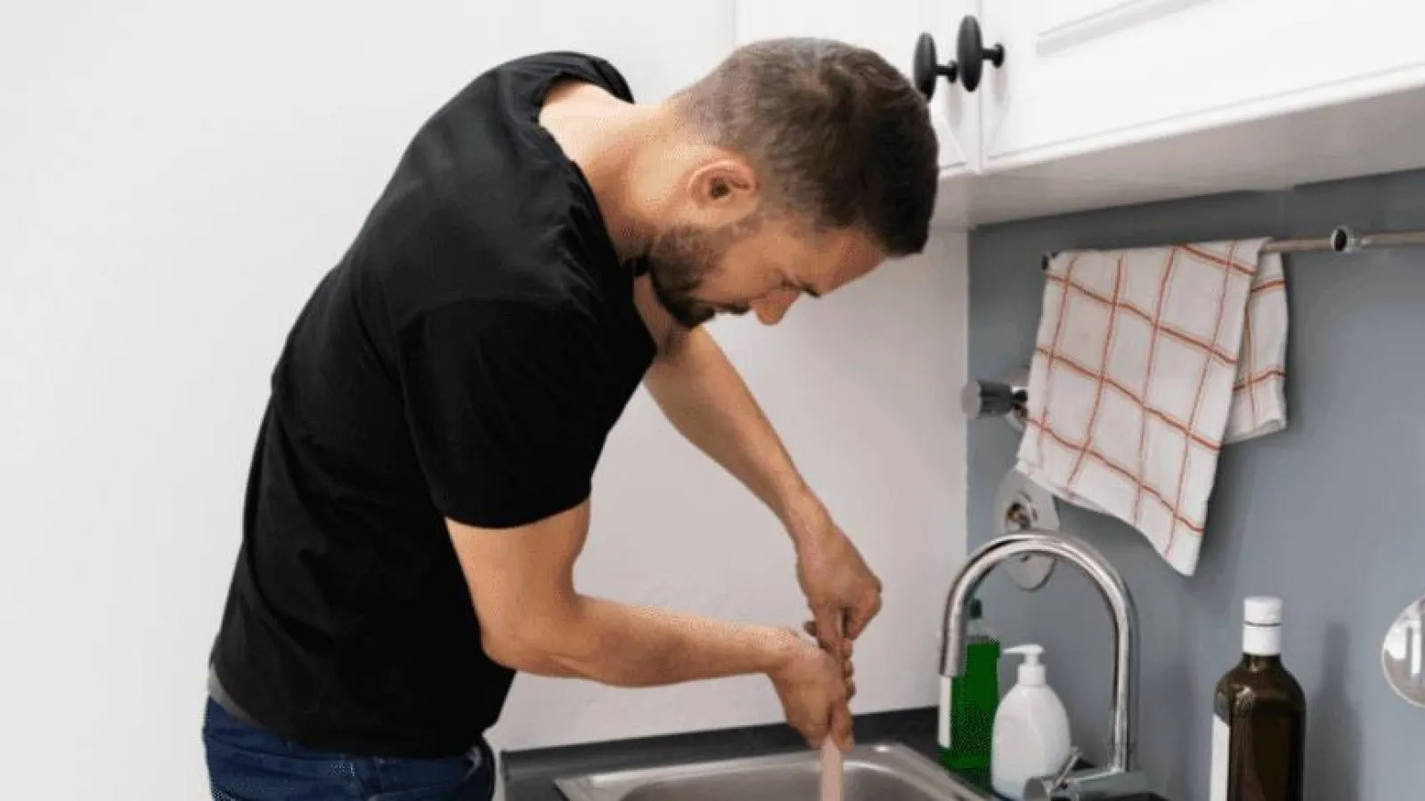 How to Unclog a Drain: Top Tips from Your Local Plumbing Experts