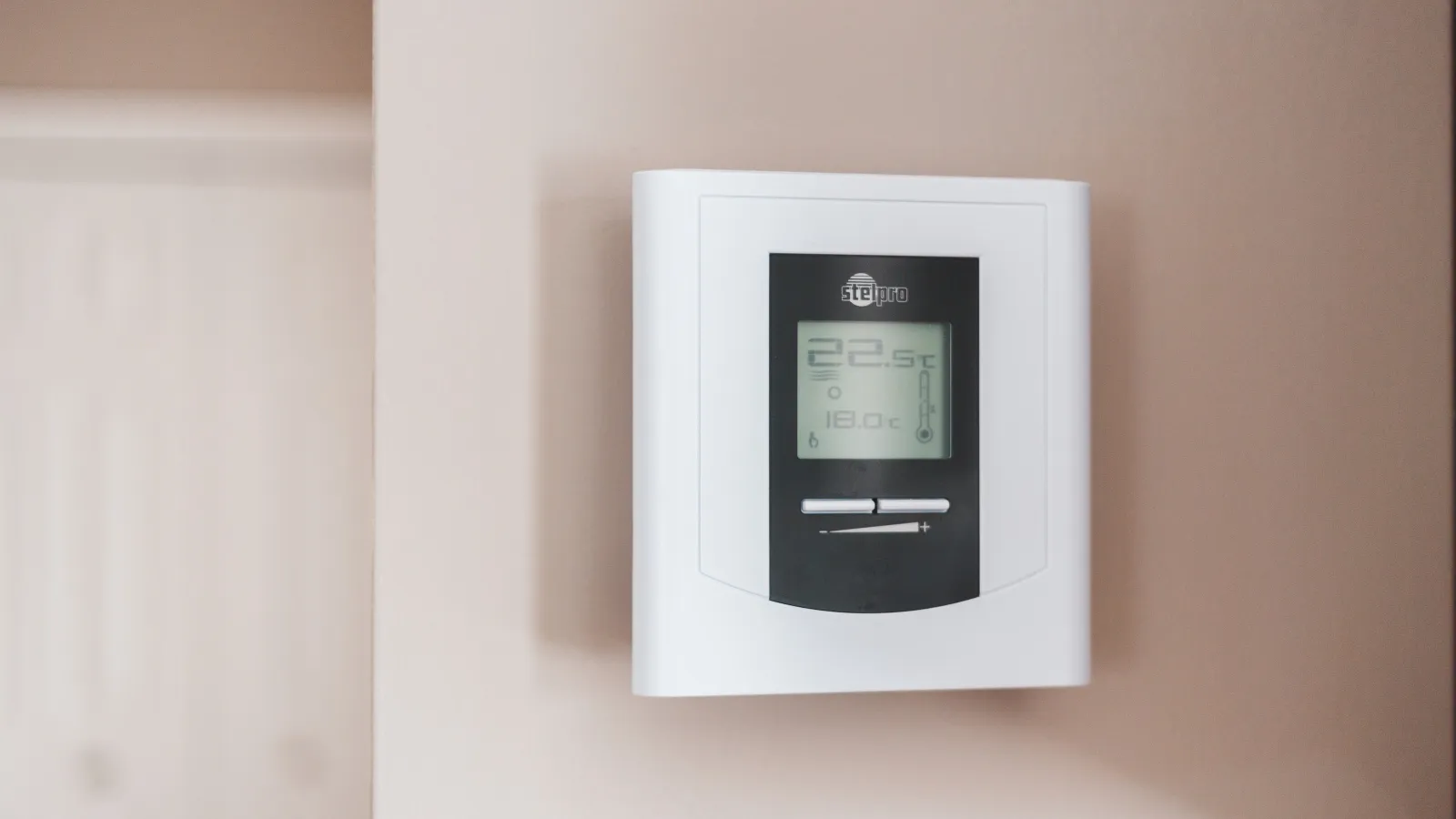 The Pros and Cons of Programmable Thermostats