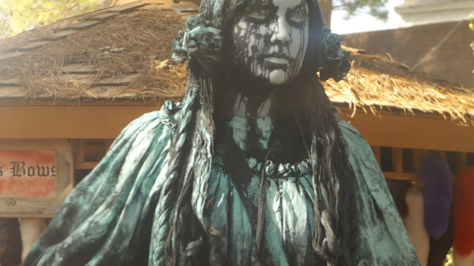 Weeping Angel spotted at Texas Renaissance Festival, school days. Where is The Doctor? - Peldar Stogsdill