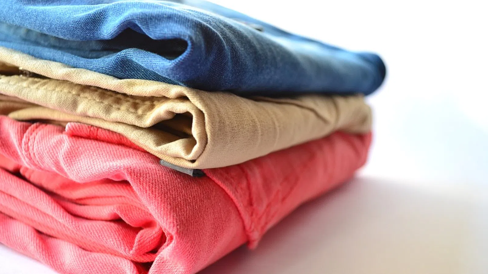 Toddler calls 911 for wardrobe emergency