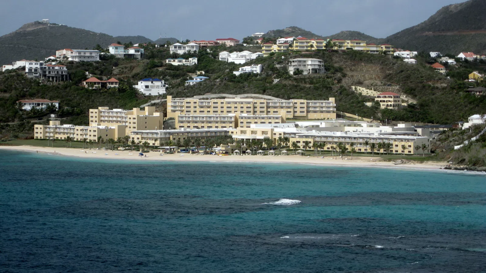 You say Sint Maarten, I say Saint-Martin