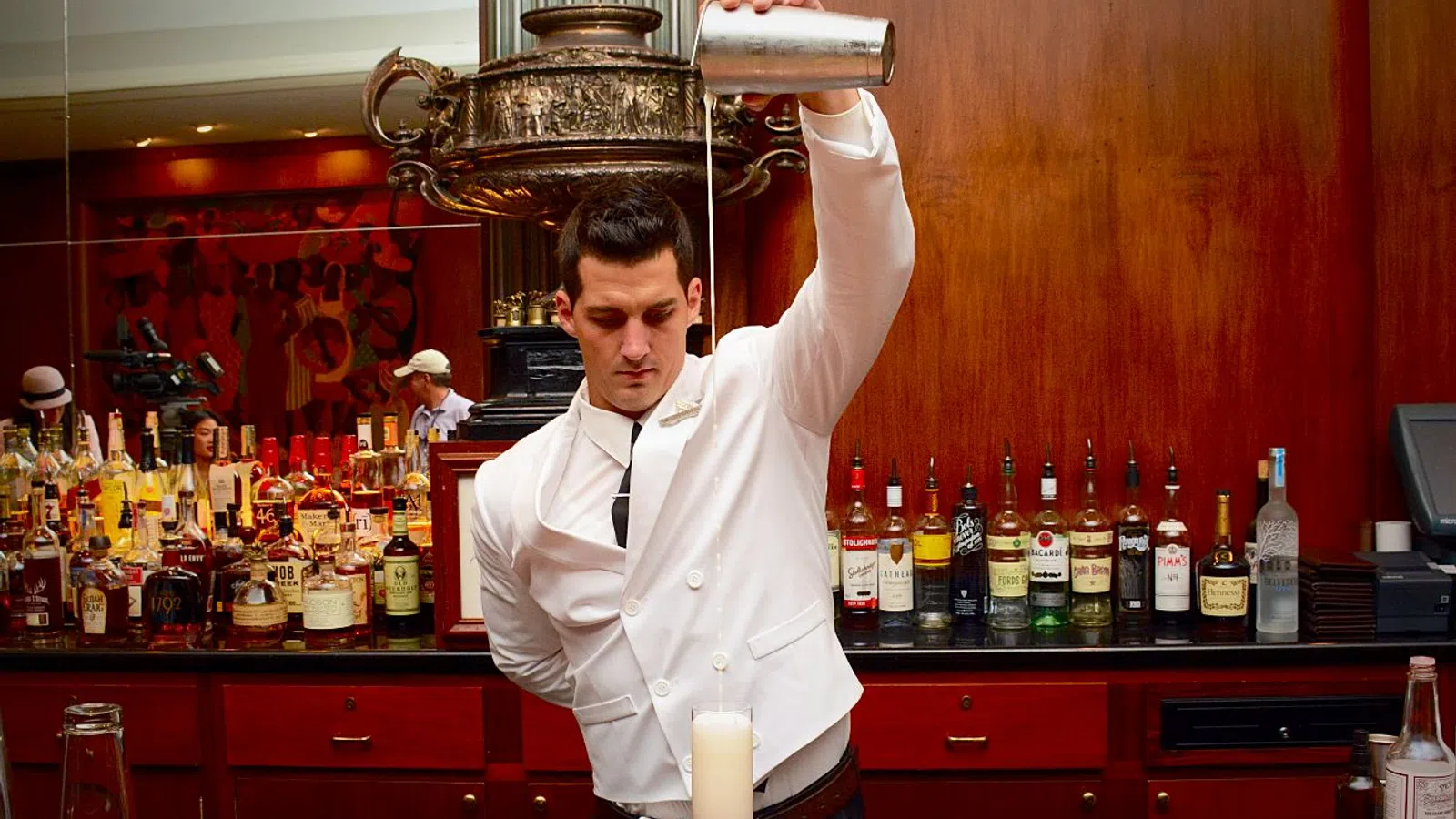 Drinking NOLA: The Most Famous (& Infamous) New Orleans Cocktails