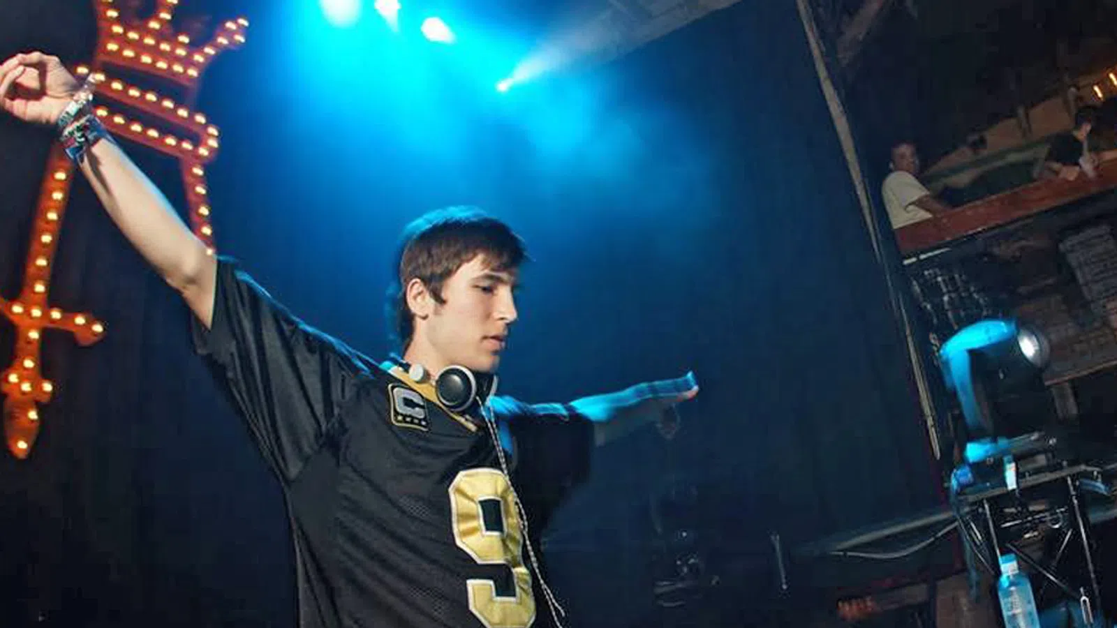 DJ Klutch performing at Republic 