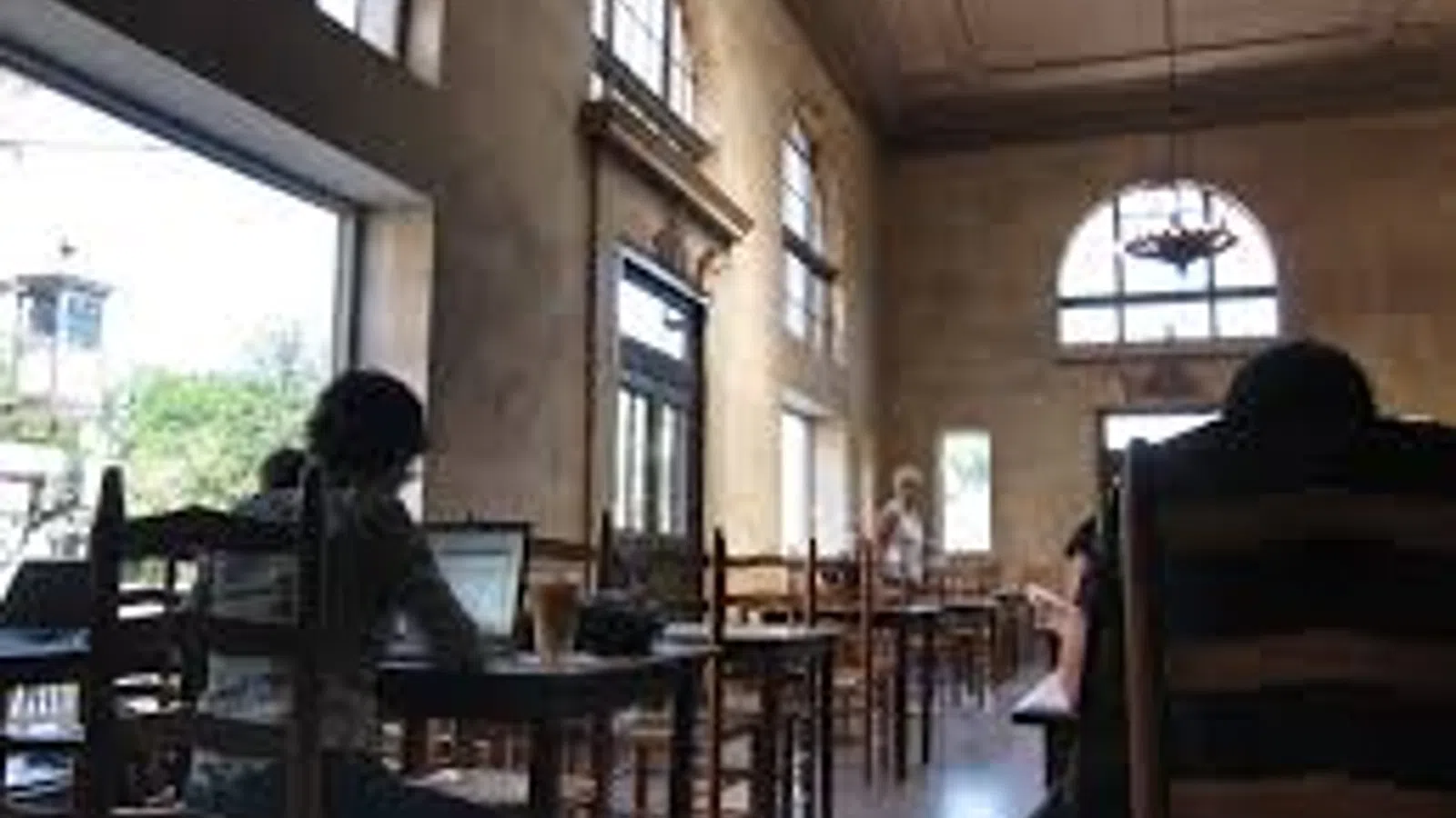 5 best spots for a coffee date