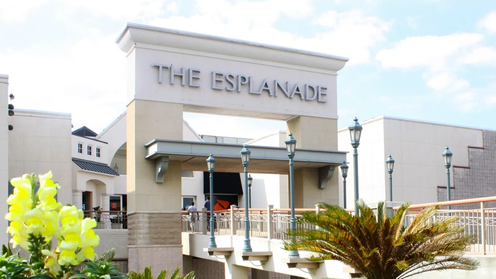 Kenner?s Esplanade Mall Sells as Part of $200 Million Deal