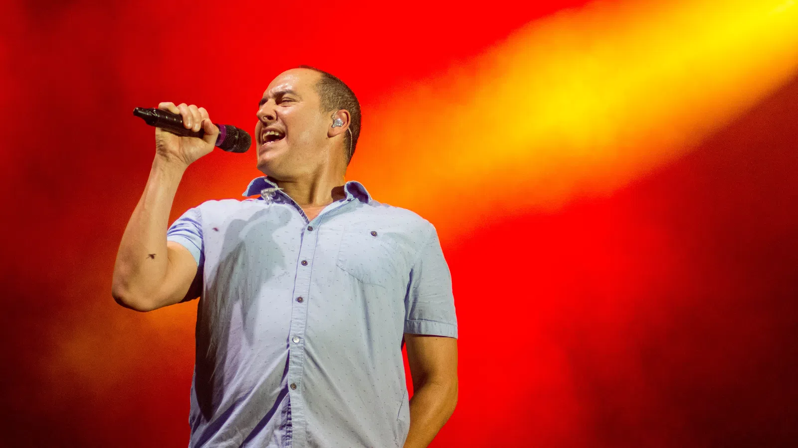 311 and Passafire Get Champions Square Properly Lit