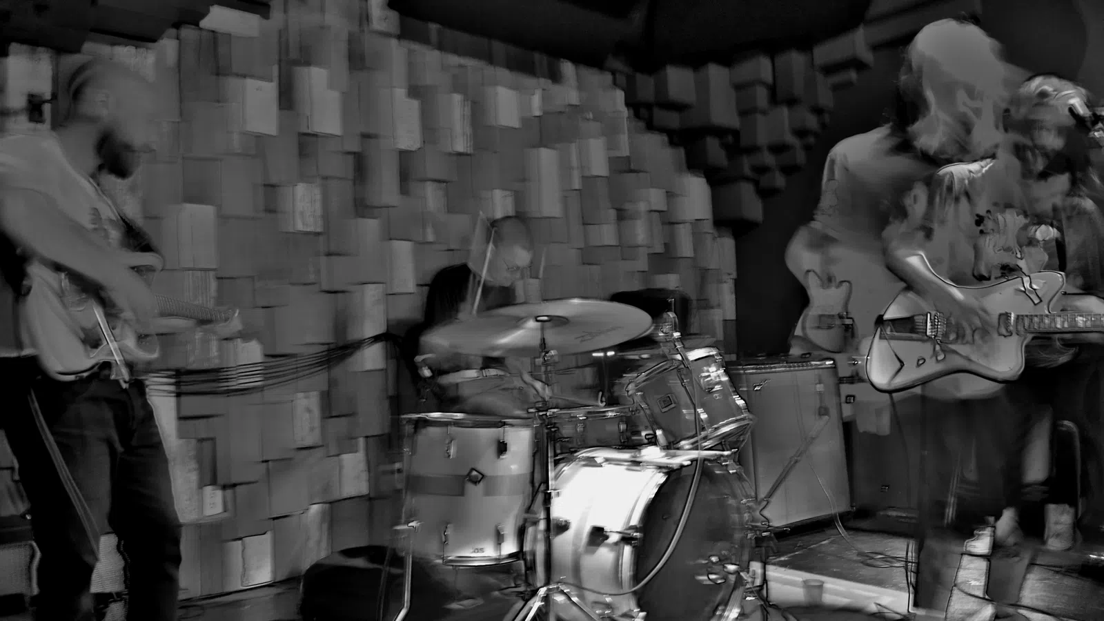 Froth Brings Down the House at Gasa Gasa