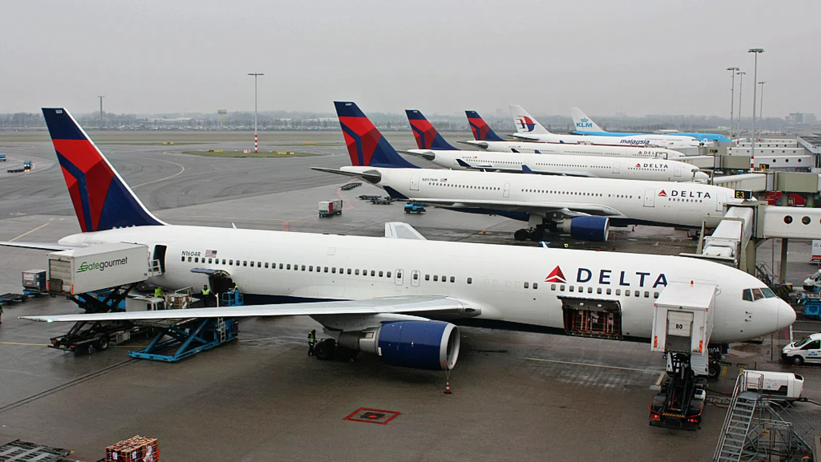 Delta Airlines System Crash Leads to Worldwide Flight Cancellations