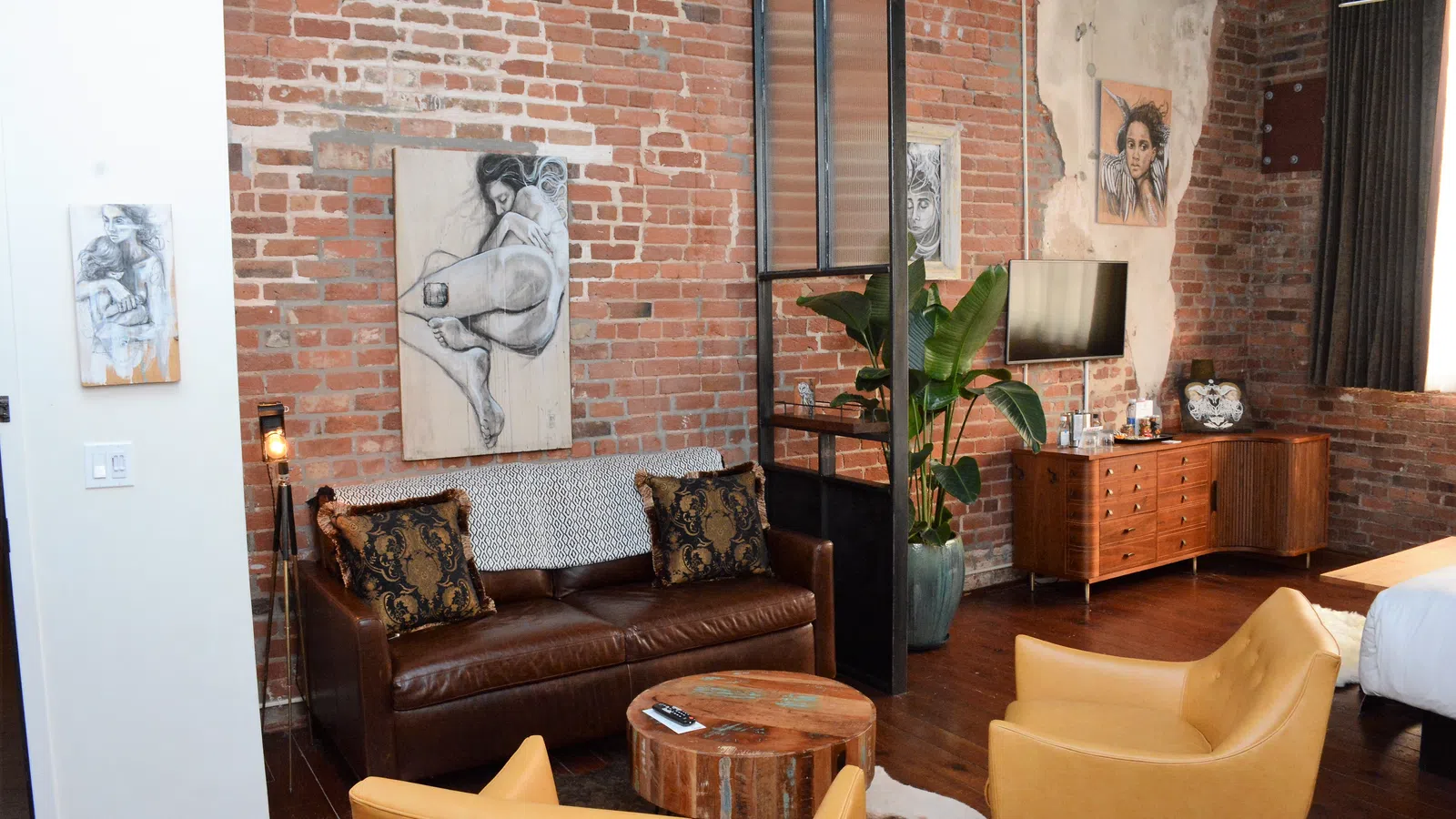 Hotel Rooms that are Real Works of Art at The Old No. 77 Hotel & Chandlery