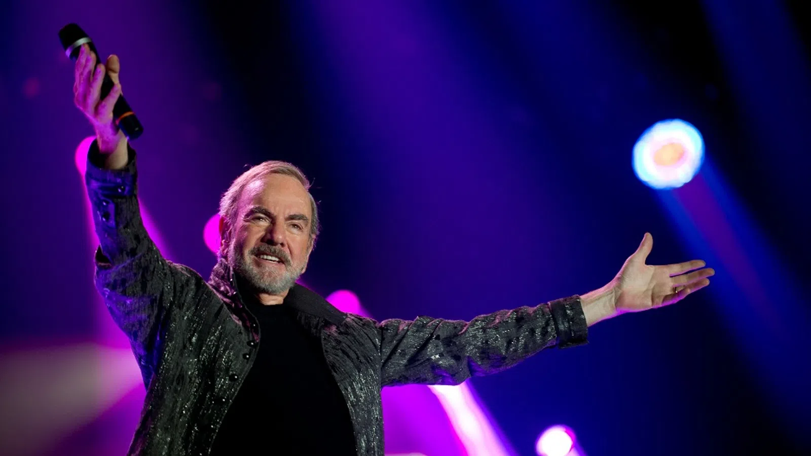 Neil Diamond Announces 50 Year Anniversary Tour