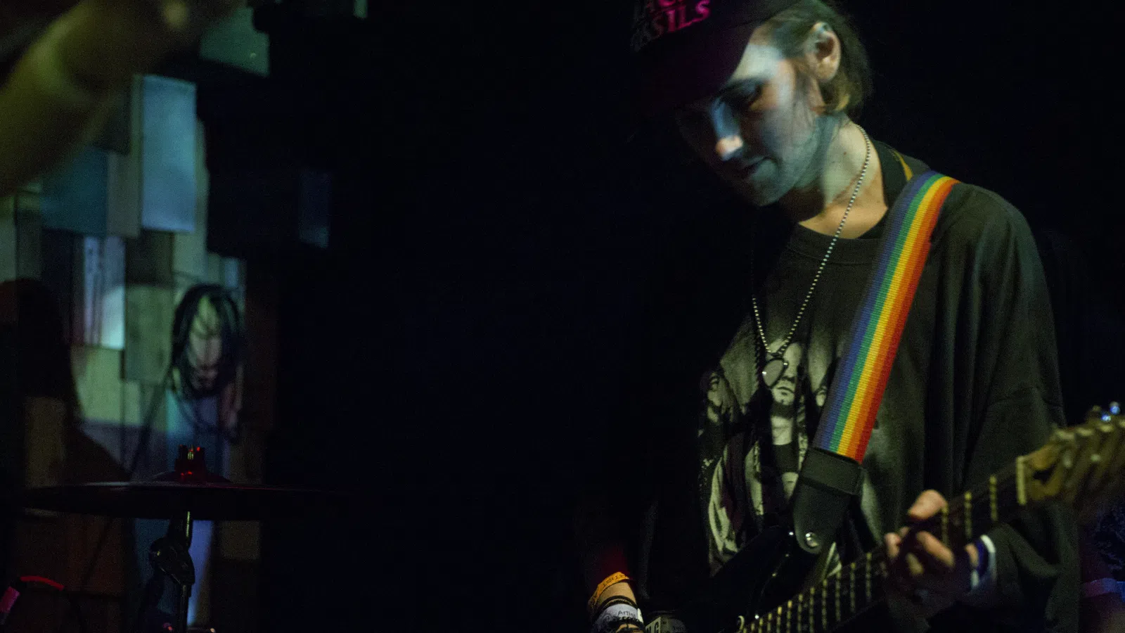 DIIV and The Paranoyds play Gasa Gasa