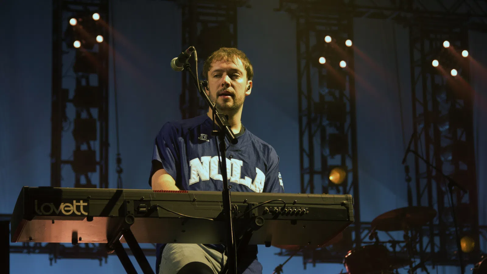 Mumford & Sons Light Up Zephyr Field