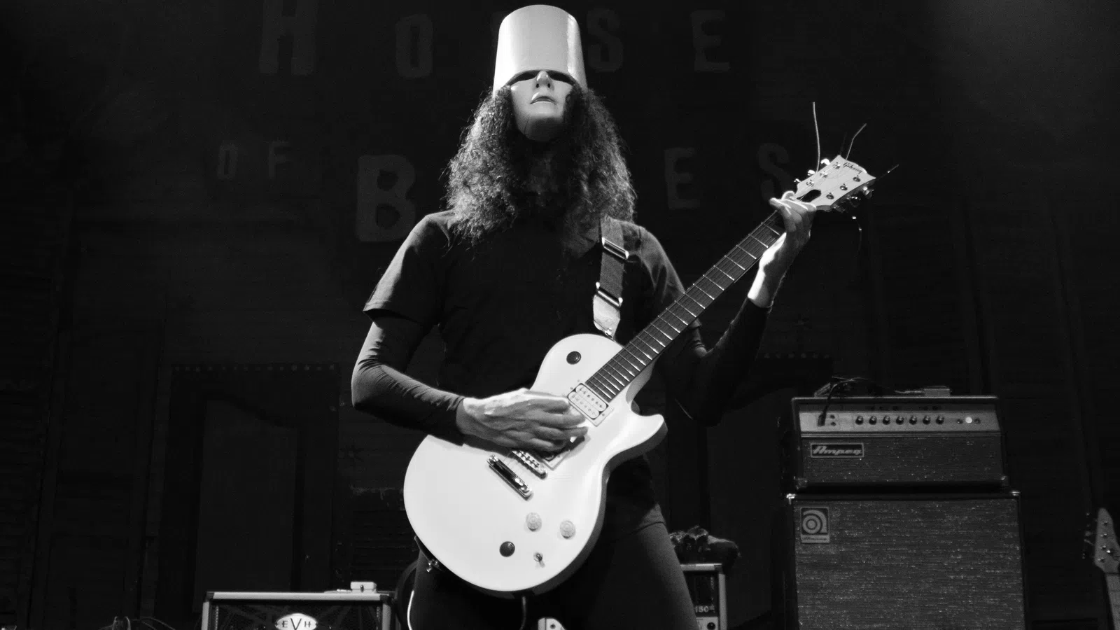 Buckethead Rocks Out at the House of Blues