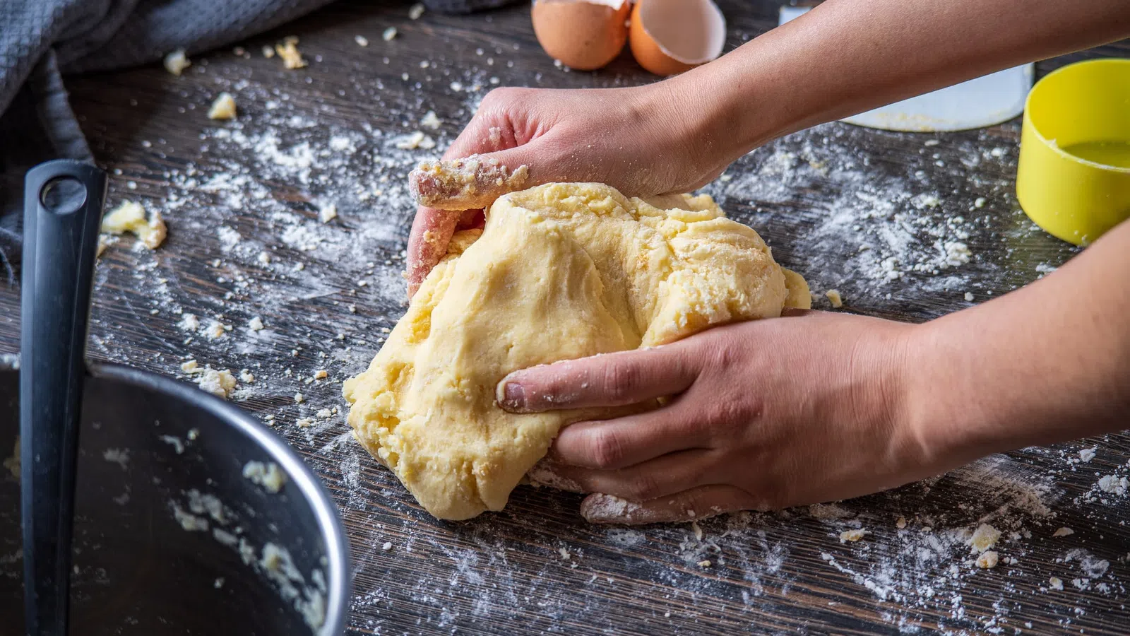 a person making a sandwich