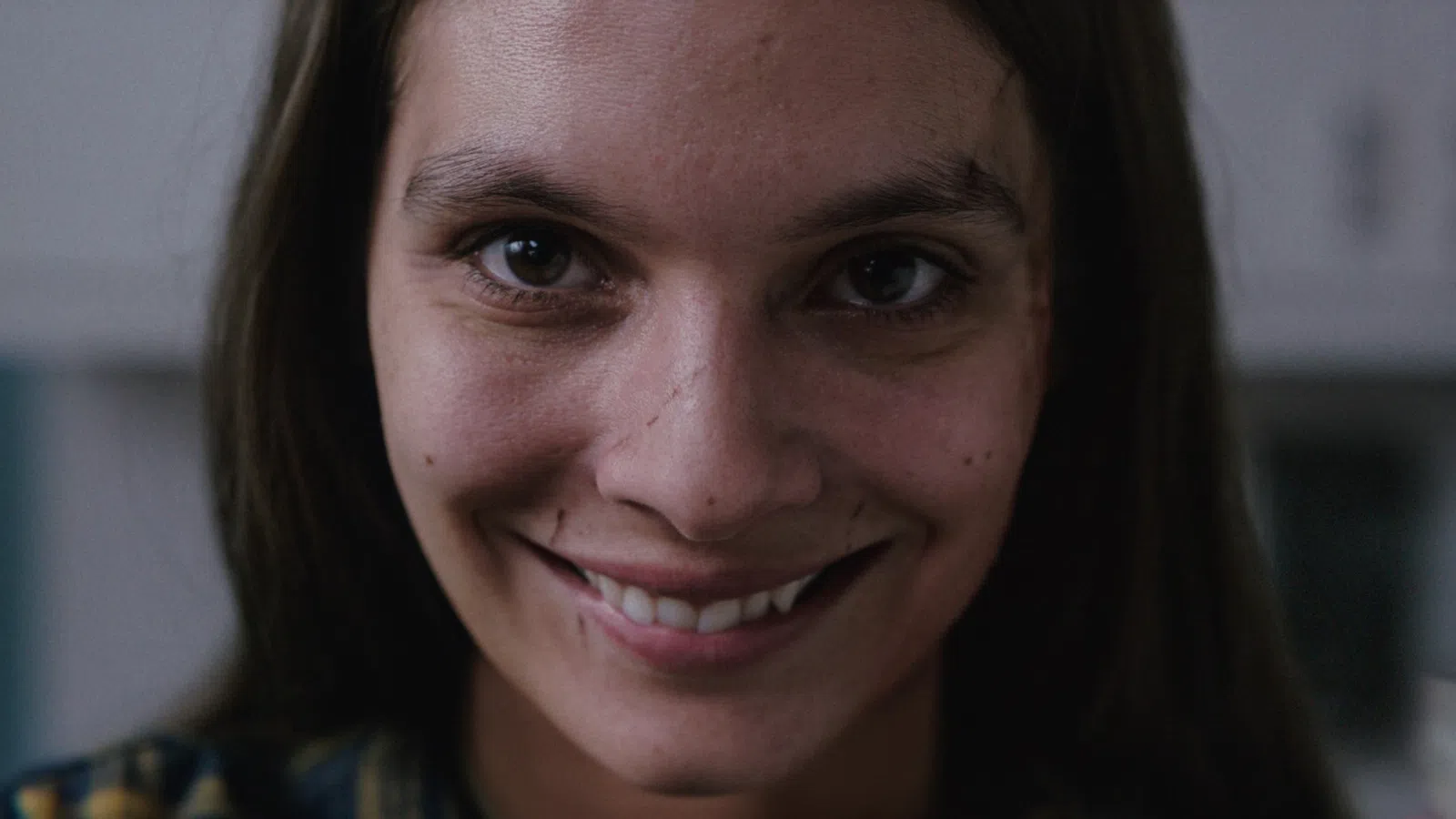 a close up of a woman