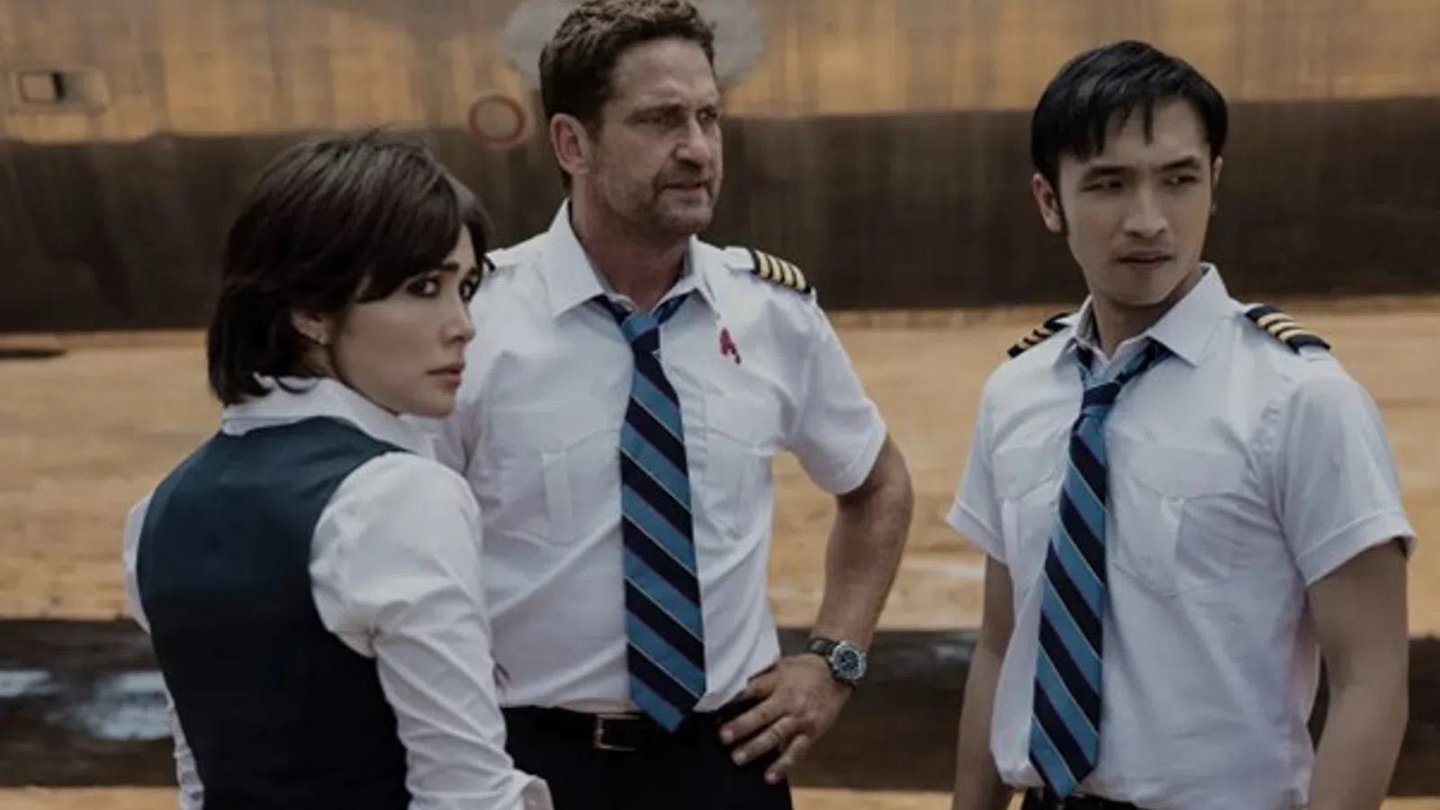 Gerard Butler et al. posing for a photo
