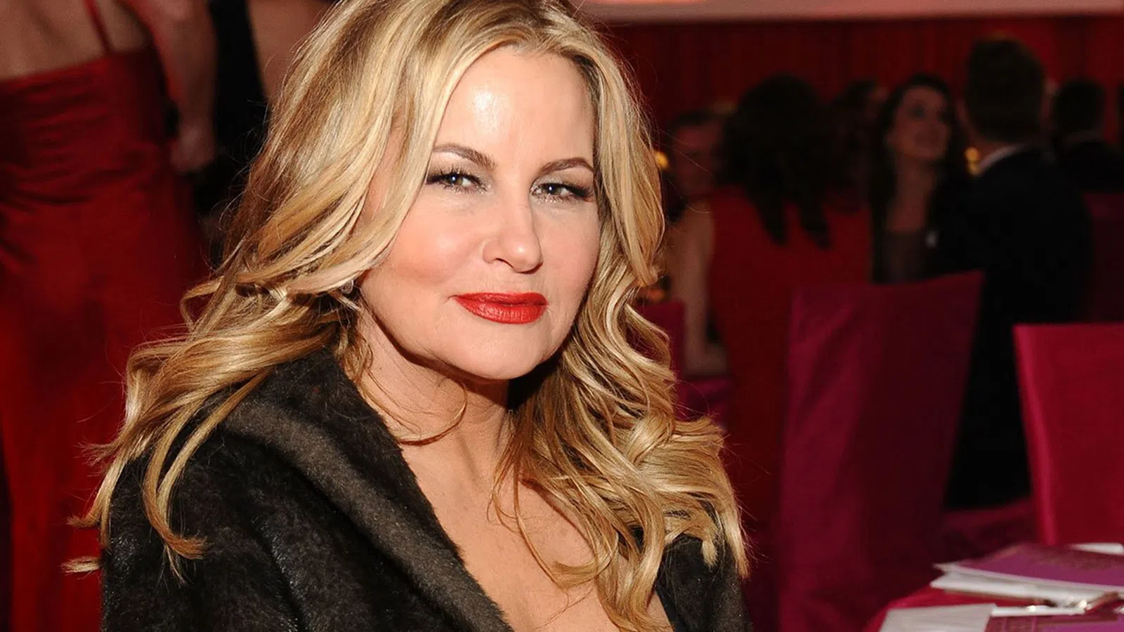 Actress and Comedienne Jennifer Coolidge Recognized as The Krewe of Muses' 2020 Honorary Muse