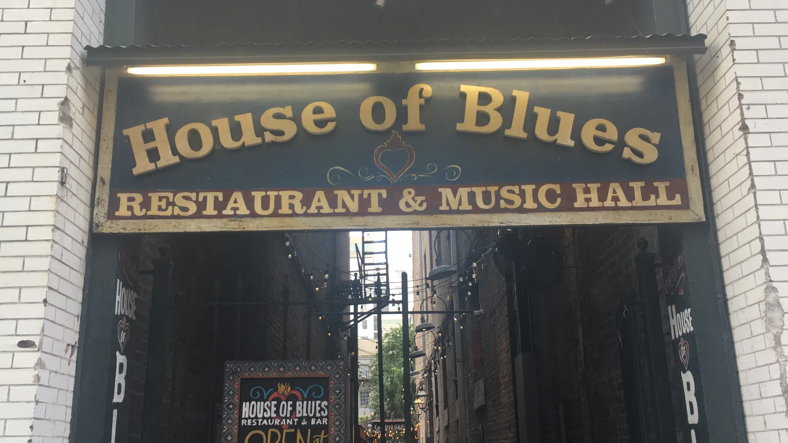 House of Blues New Orleans To Serve Thanksgiving Meals to Community Members in Need