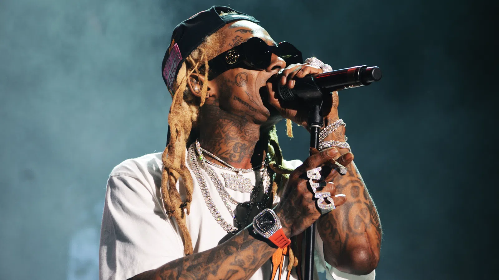 Did Heat Aggravate the Stampede at the Ll WeezyAna Festival?