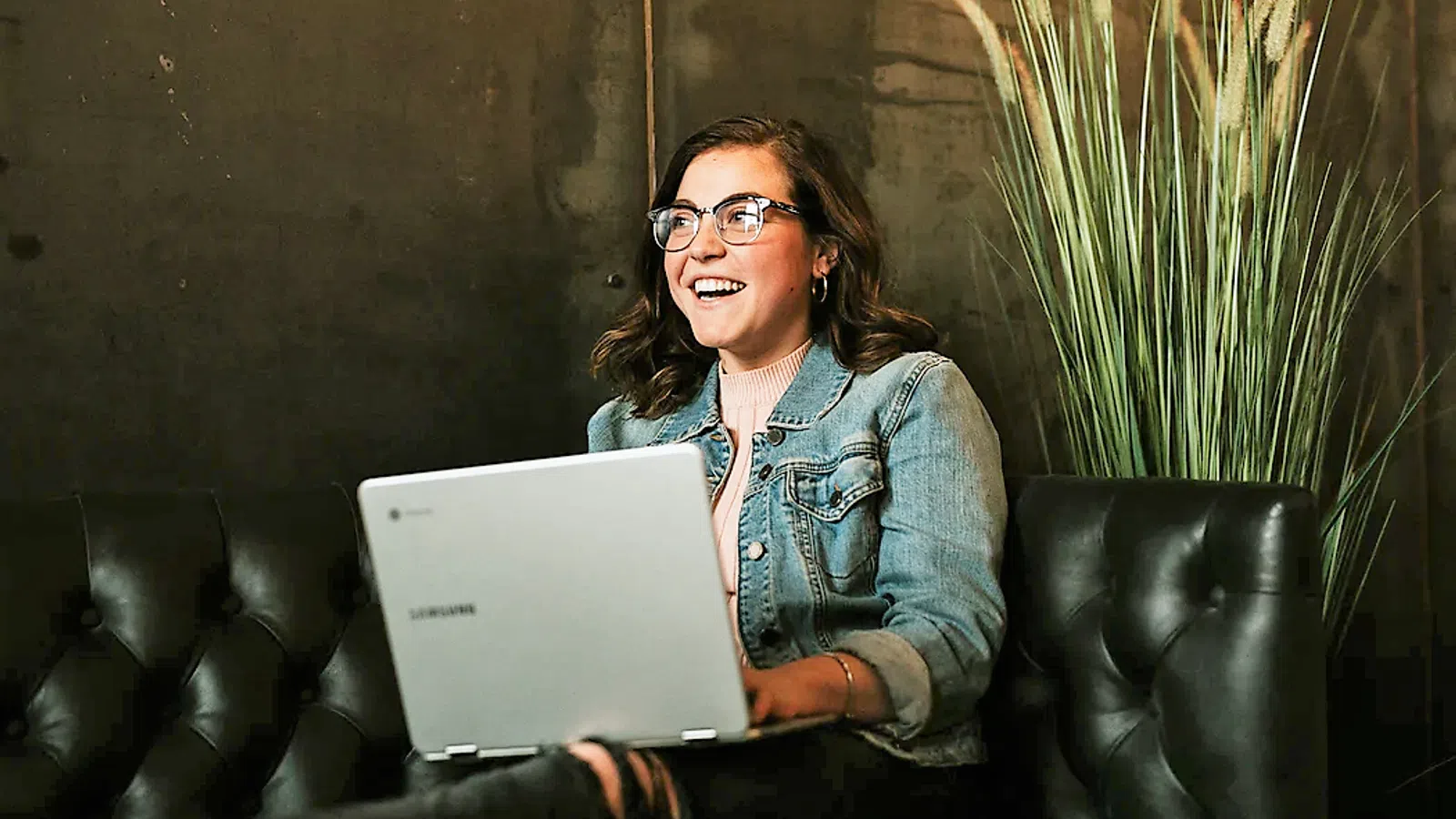 Ideas for What You Can Tell a Girl About Yourself When Online Dating