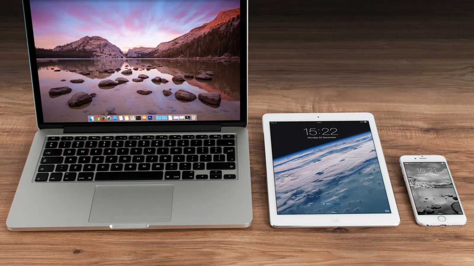 Apple Makes History by Becoming First American Company to Surpass $1 Trillion Value