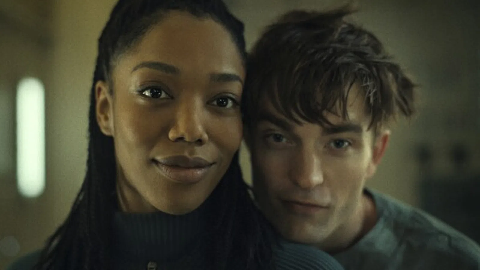 Alysia Harris, Robert Pattinson taking a selfie