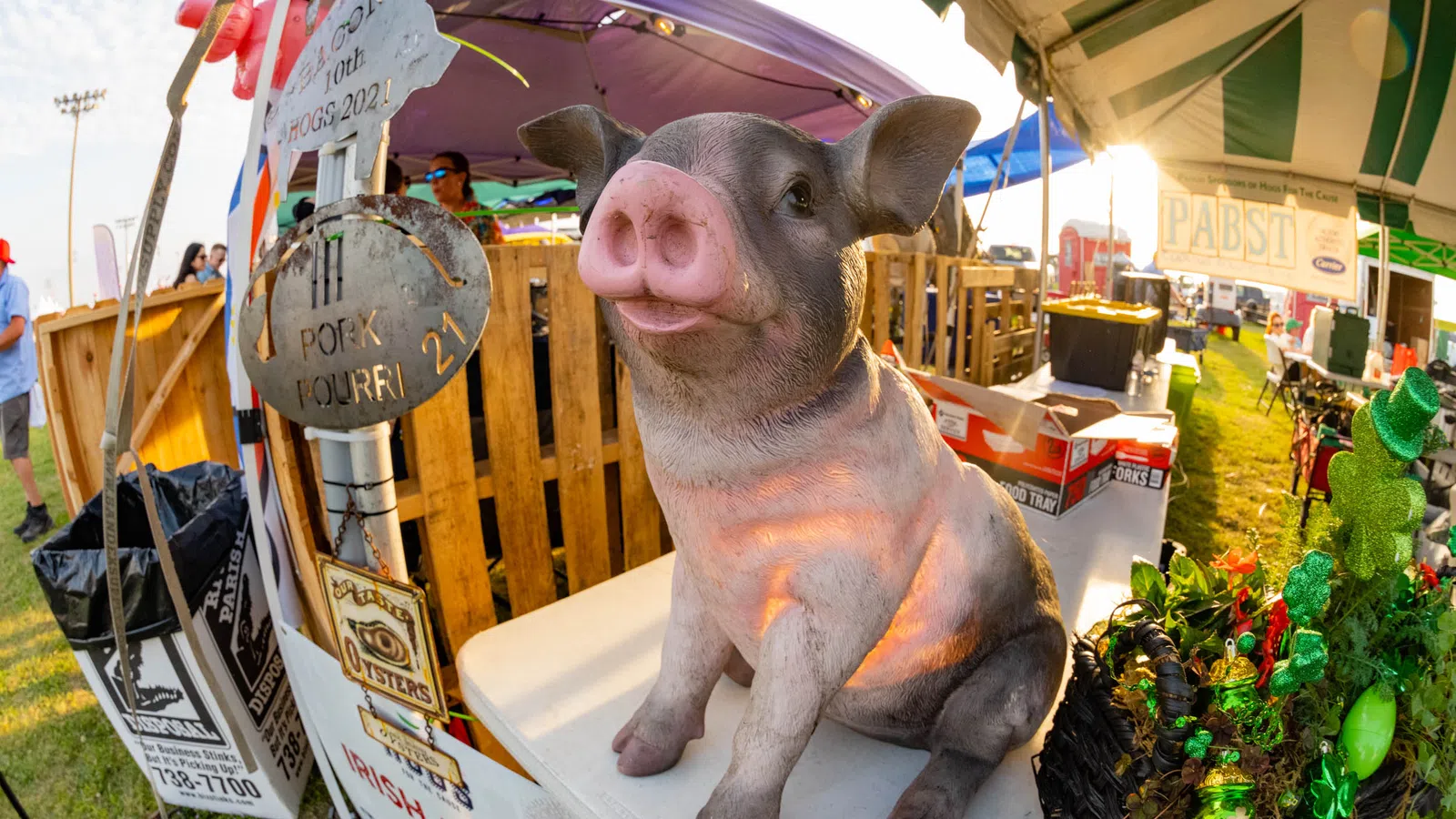 a statue of a pig