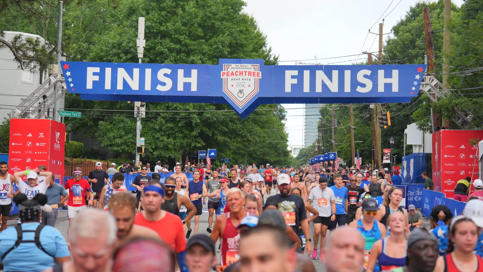 a large crowd of people