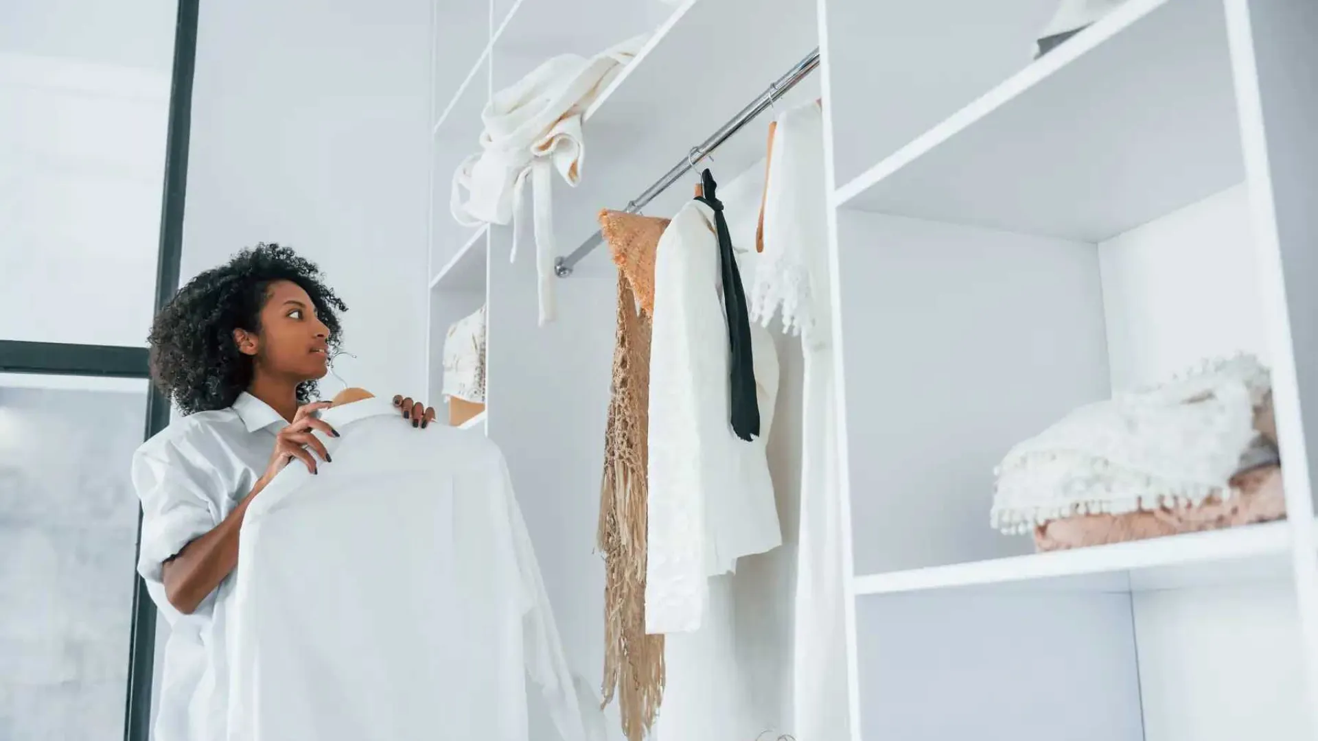 Benefits of Hiring a Closet Designer