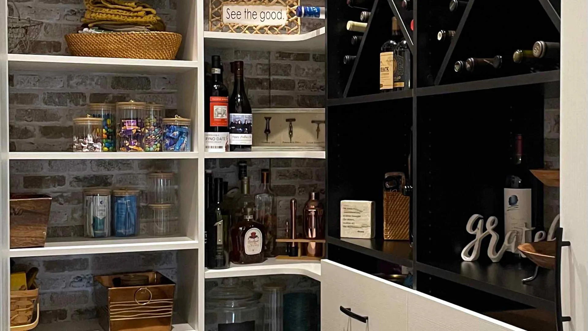 How Custom-Built Pantries Elevate Your Kitchen