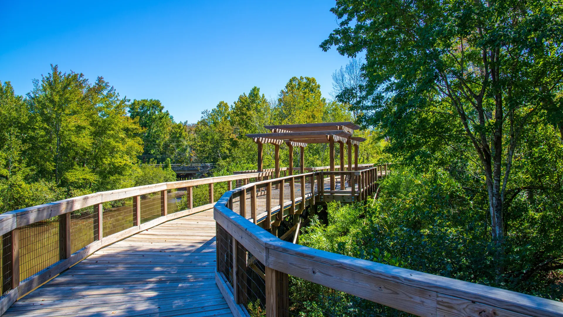 Warner Robins, Georgia near Meriwether & Tharp Divorce Law Firm Office.