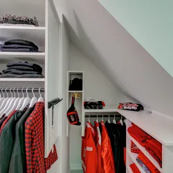 Can you work with small or awkward spaces with custom closets?